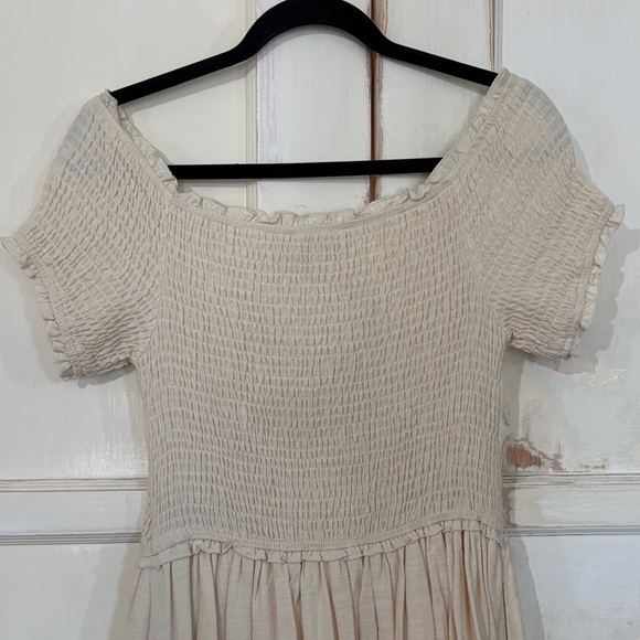 Chic Cream Maxi Dress with pockets - Picture 5 of 6